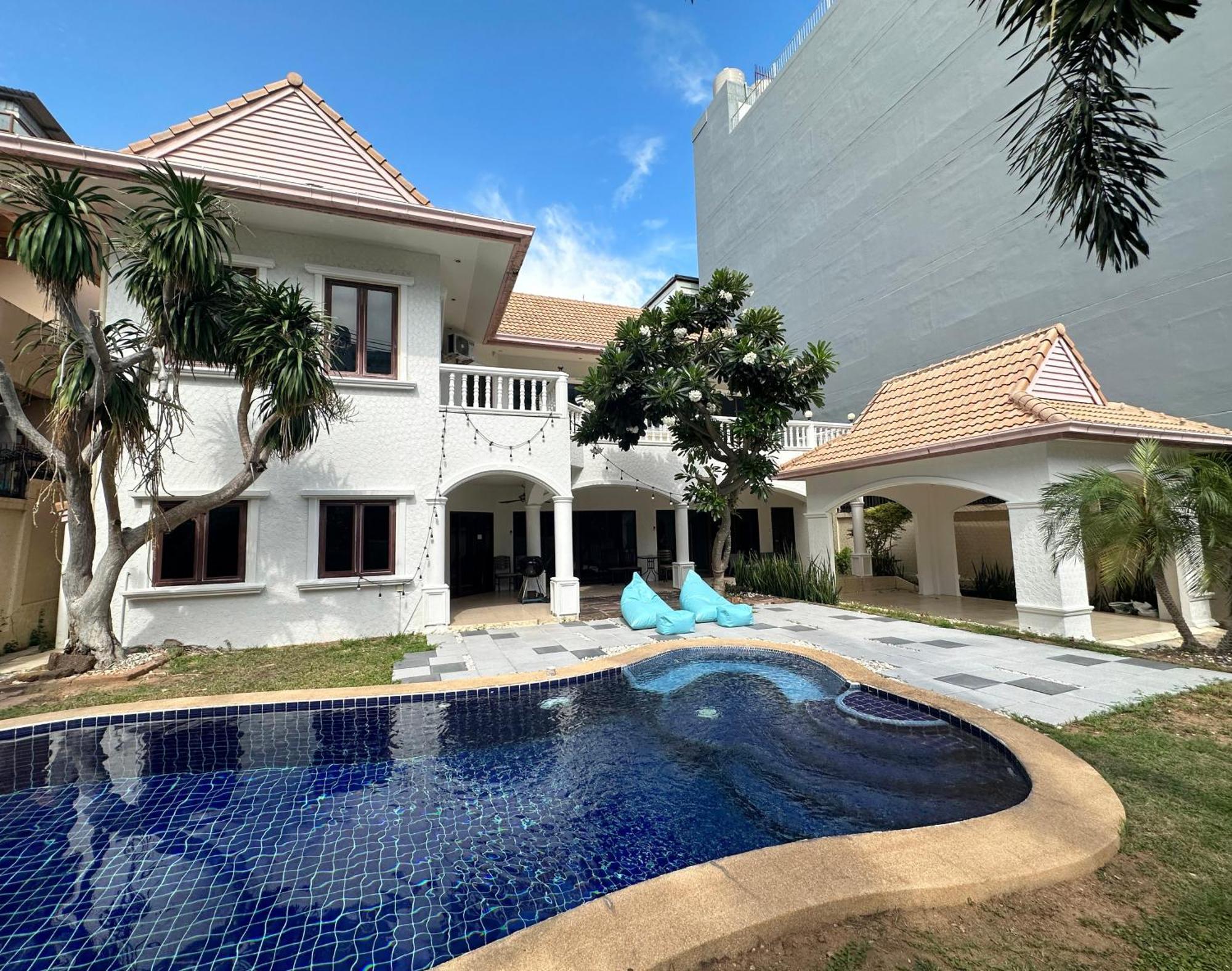 Blooming Hill Boutique Suites Pattaya Dış mekan fotoğraf